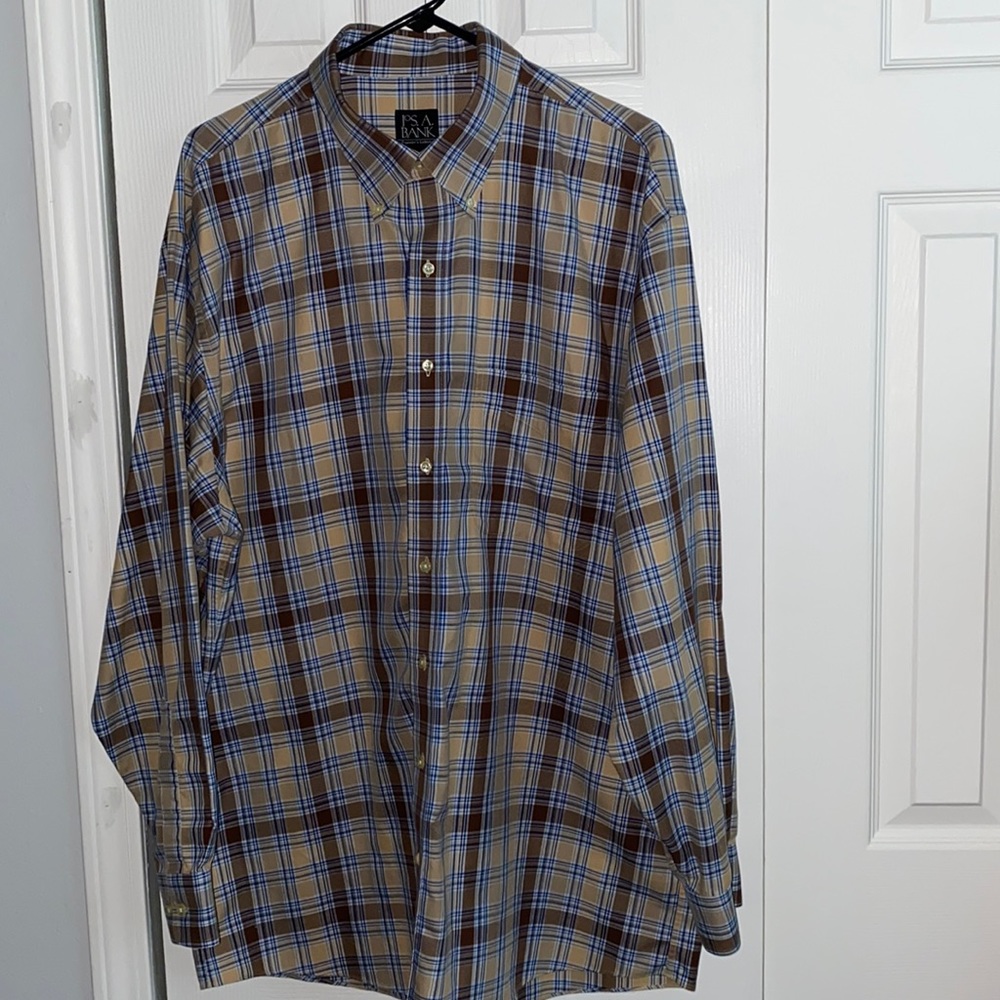 JOS.A.BANK. MENS BUTTON DOWN. SIZE XL
